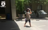 [ẢNH] Người nhà bệnh nhân vạ vật tìm cách tránh nắng nóng kinh người